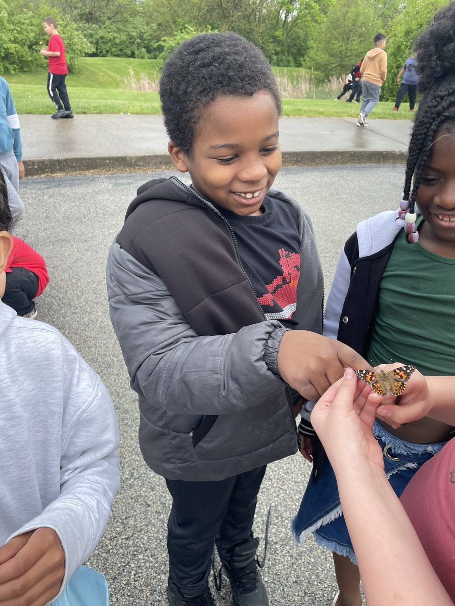 Clare Mueller tweet media