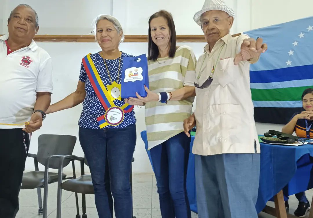 ... en esta oportunidad la electa como abuela contralora es la sra. Teresa González, conocida como 'Lupe'
#cmmc