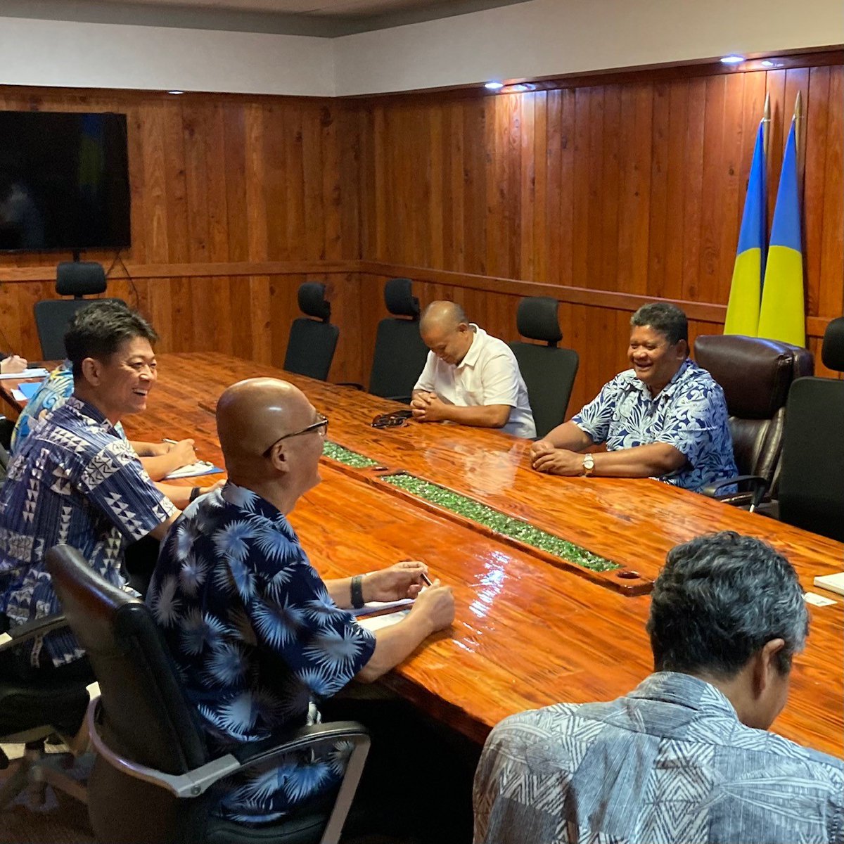 高村外務大臣政務官は、4月29日、ウィップス大統領やアイタロー大臣それぞれとお会いし、日パラオ二国間関係の強化や本年7月に開催される第10回太平洋・島サミット（PALM10）に向けた協力について意見交換を行いました。 #PALM10kizuna @Pacific_mofaj