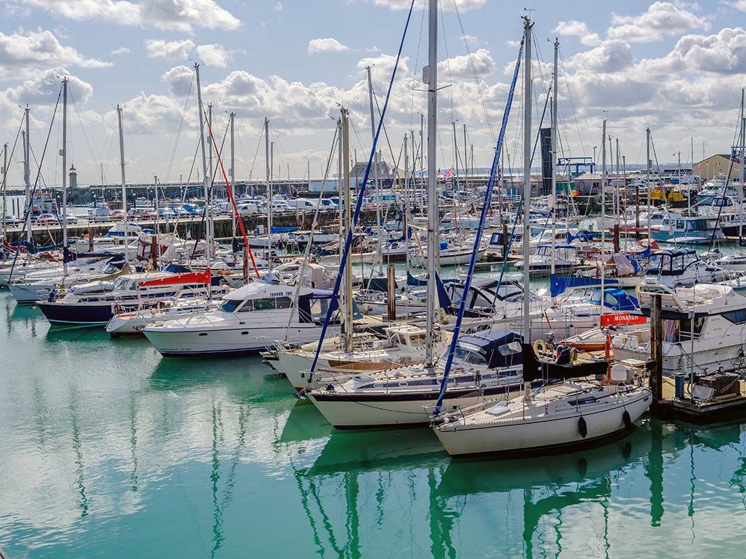 Ramsgate Harbour. And I thought it was hard to find a park in London!
 buff.ly/3xRoNjA #photoarttreasures #stockphotos#RamsgateHarbour #Ramsgate
#HarbourViews #KentCoast #SeasideTown #UKTravel #ExploreUK #BritishSeaside #MarinaLife #BoatLife #HarbourLife