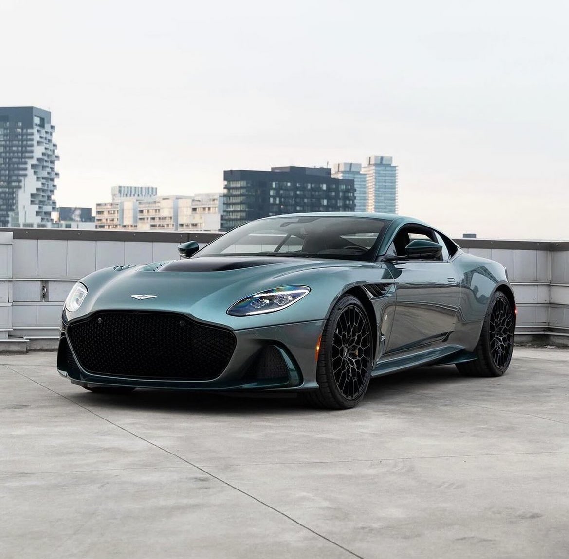 LUX Cars tweet media