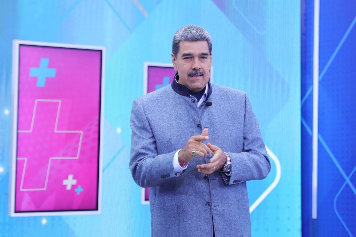 Pdte. @NicolasMaduro en el programa 'Con Maduro +' N° 43: Abril fue de trabajo intenso, gobernando junto al pueblo, de unión popular, cívico-militar, de ofensiva permanente en lo social; ¡Abril de victoria y mayo de ofensiva obrera!

#VenezuelaPaísDeEsfuerzoPropio
#29Abril