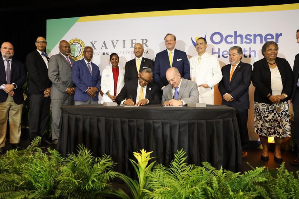 Proud to witness official partnership signing between @OchsnerHealth and @XULA1925 as they announce the founding Dean and location for the Xavier Ochsner College of Medicine. Kudos to the visionary leaders and all involved to make this needed project a reality!