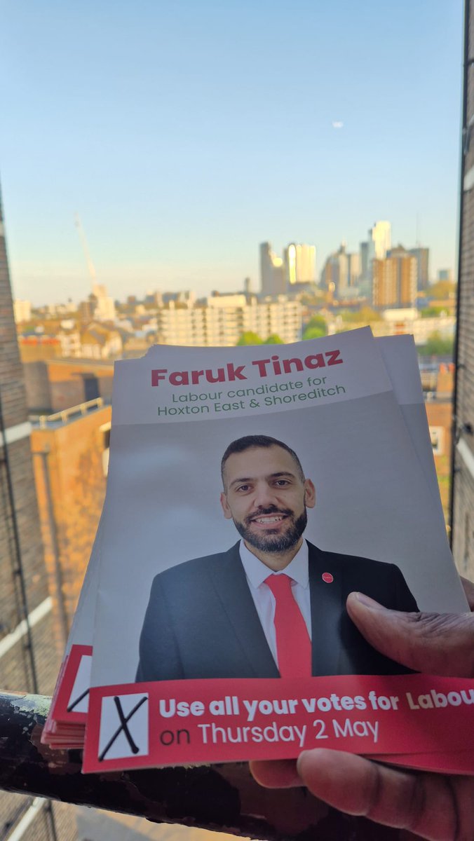 Great to be out leafleting in #Hoxton. 

A vote for #VoteFaruk 🗳️ on #2ndMay2024 is a vote for:

🌹Affordable, family-sized homes. 
🌹 Improve community safety. 
🌹 Improve housing repairs. 
🌹 Ensure night-time economy works for everyone.

#Labour 🌹
#Hoxton #East #Shoreditch