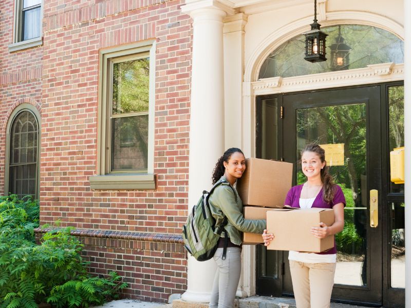 Students! We’ve affordable and convenient student storage solutions for all your belongings 🏡📦🔐 🌟📦🔐   buff.ly/2XwwO6x