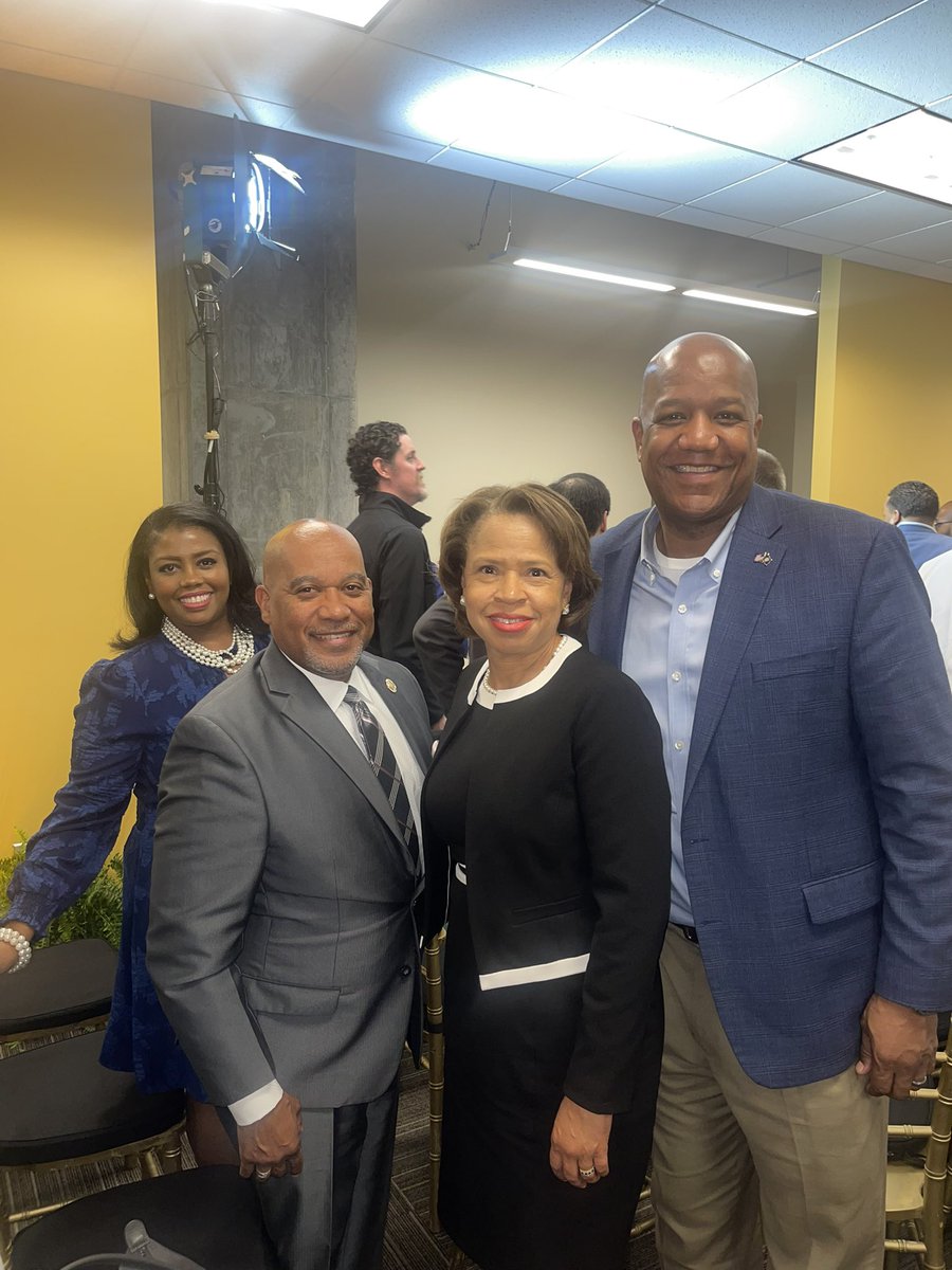 Enjoyed visiting with fellow La Board of Regents members Mire and Sterling at the Xavier-Ochsner College of Medicine announcement today in New Orleans. And always good visiting with my friend and Ochsner executive @ToniaMo47142138 . As usual, she was a great host!