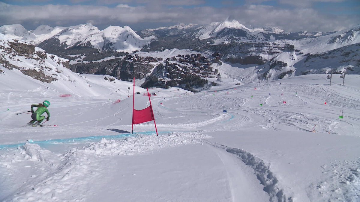 Minus 10 grader og 5 m snø på 2200 m siden midten av april. Avoriaz leverer år etter år. Samme i fjor - de absolutt beste dagene var i april. Sesongen for skiclubs er åpen ut mai som følger av den lange sesongen.

VIDÉO. 'Les conditions sont exceptionnelles' : fermée au public,…