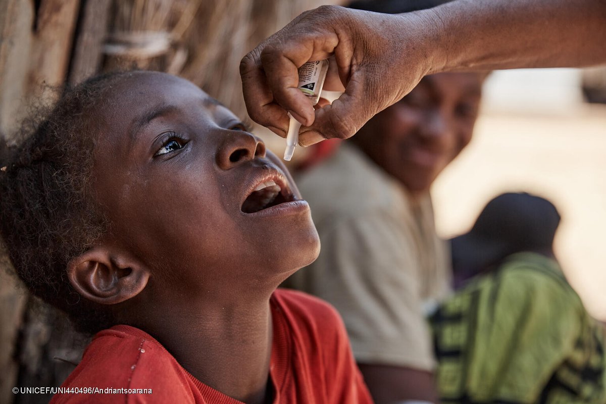 As long as polio exists anywhere, it’s a threat to children everywhere. Let’s protect children in Africa. Vaccines must reach every child. #HumanlyPossible