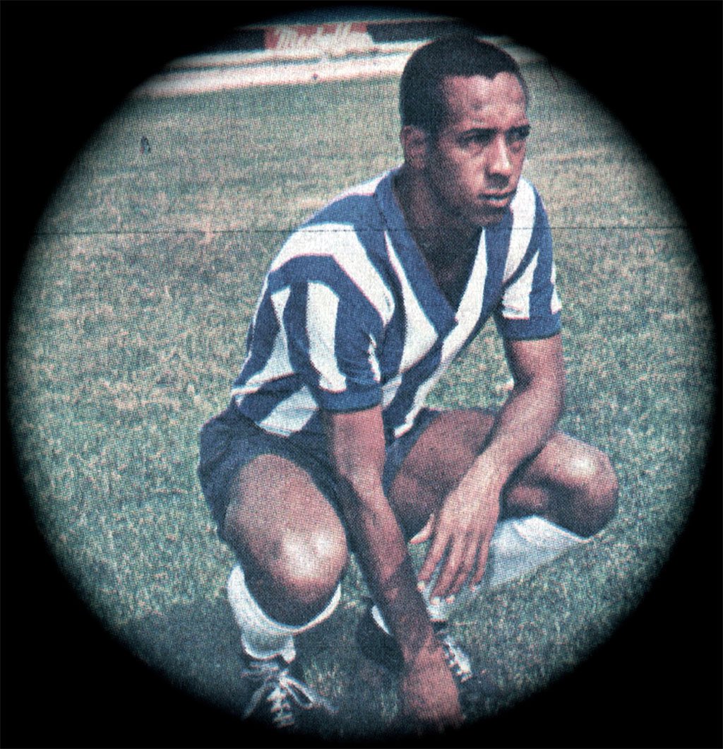 El es Guaraci Barbosa da Silva… defensa histórico de @Rayados. El brasileño tiene el honor de marcar el primer gol del Mty en Liguillas. 1 julio 1972 Fue en Semifinales (En esa época no había C.F.) Barbosa hizo el primer gol y su paisano Chagas otro; Mty ganó 2-1 al América.