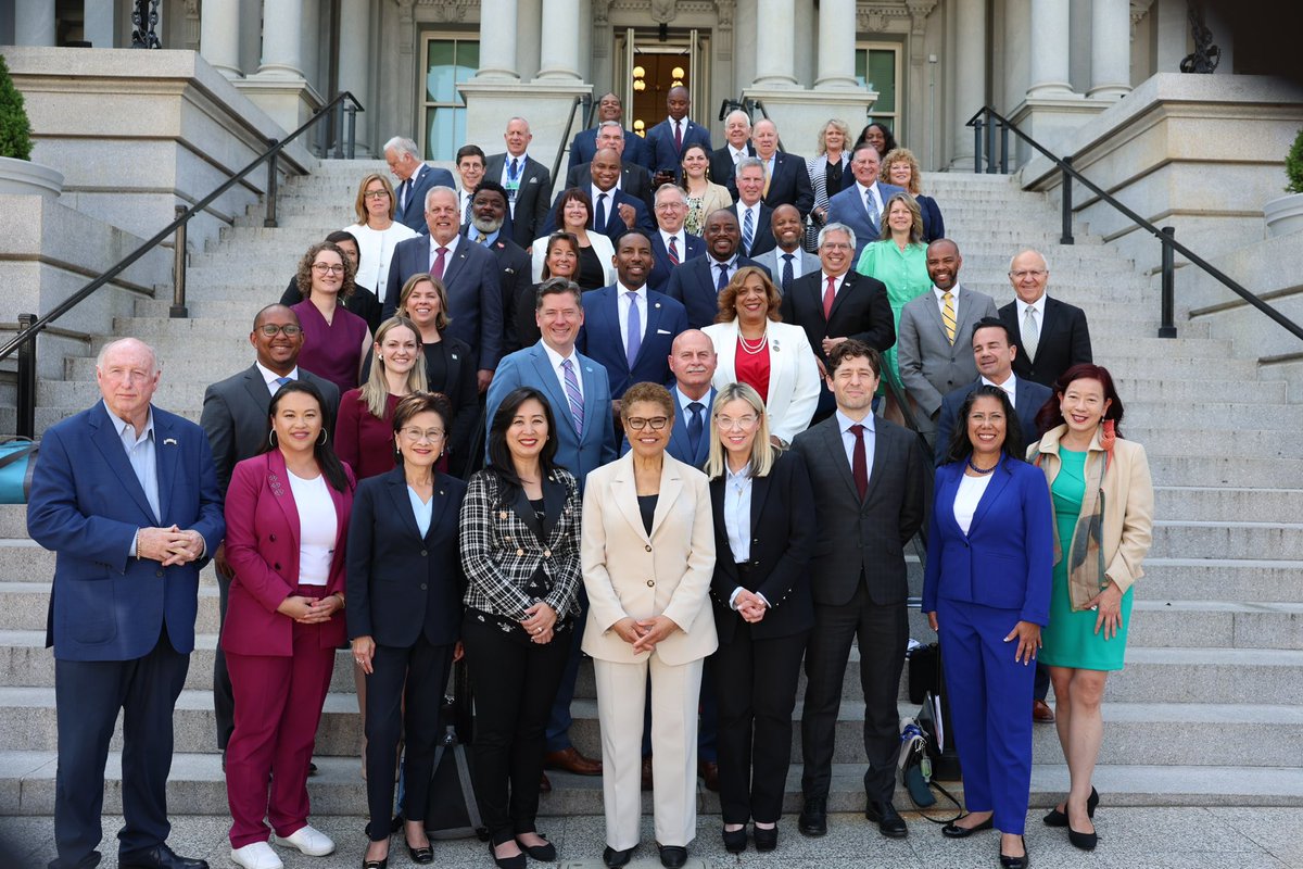 Thank you to the nearly FIFTY mayors from across the country who came to DC to continue the NATIONWIDE work of confronting the homelessness crisis.