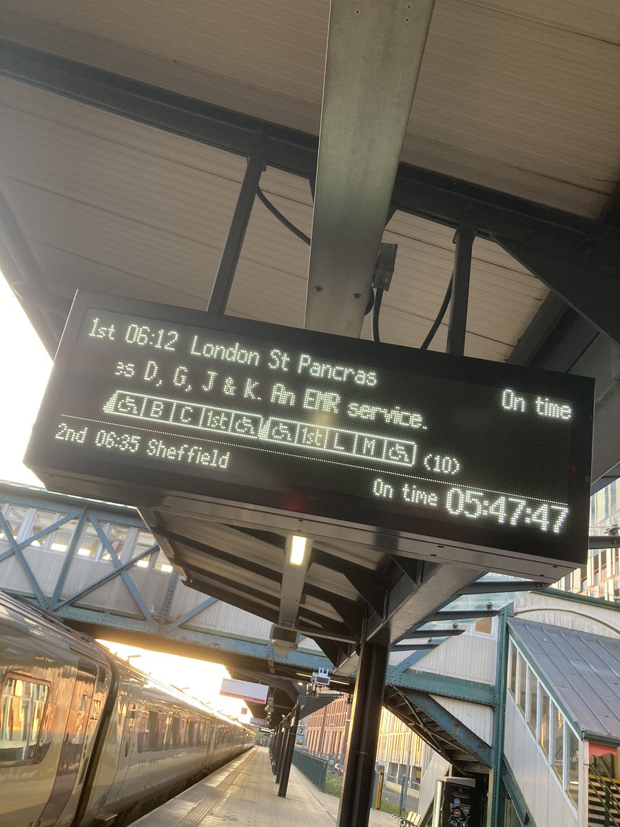 The journey begins to @CofE_EduLead’s #FlourishingTrustNetwork event and hearing what <a href="/CEOTheSTARMAT/">CEO The STAR MAT</a> Rachel Johnson <a href="/pixlnetworks/">Pixl Networks</a> Alice Wilcock <a href="/ChildrensComm/">Children's Commissioner for England</a>  <a href="/AlysiaLara26/">Alysia-Lara Ayonrinde</a> <a href="/HeadCurric_Inc/">Emily Norman</a> say about belonging &amp; inclusion. Love the energy of putting 80 MAT leaders together.