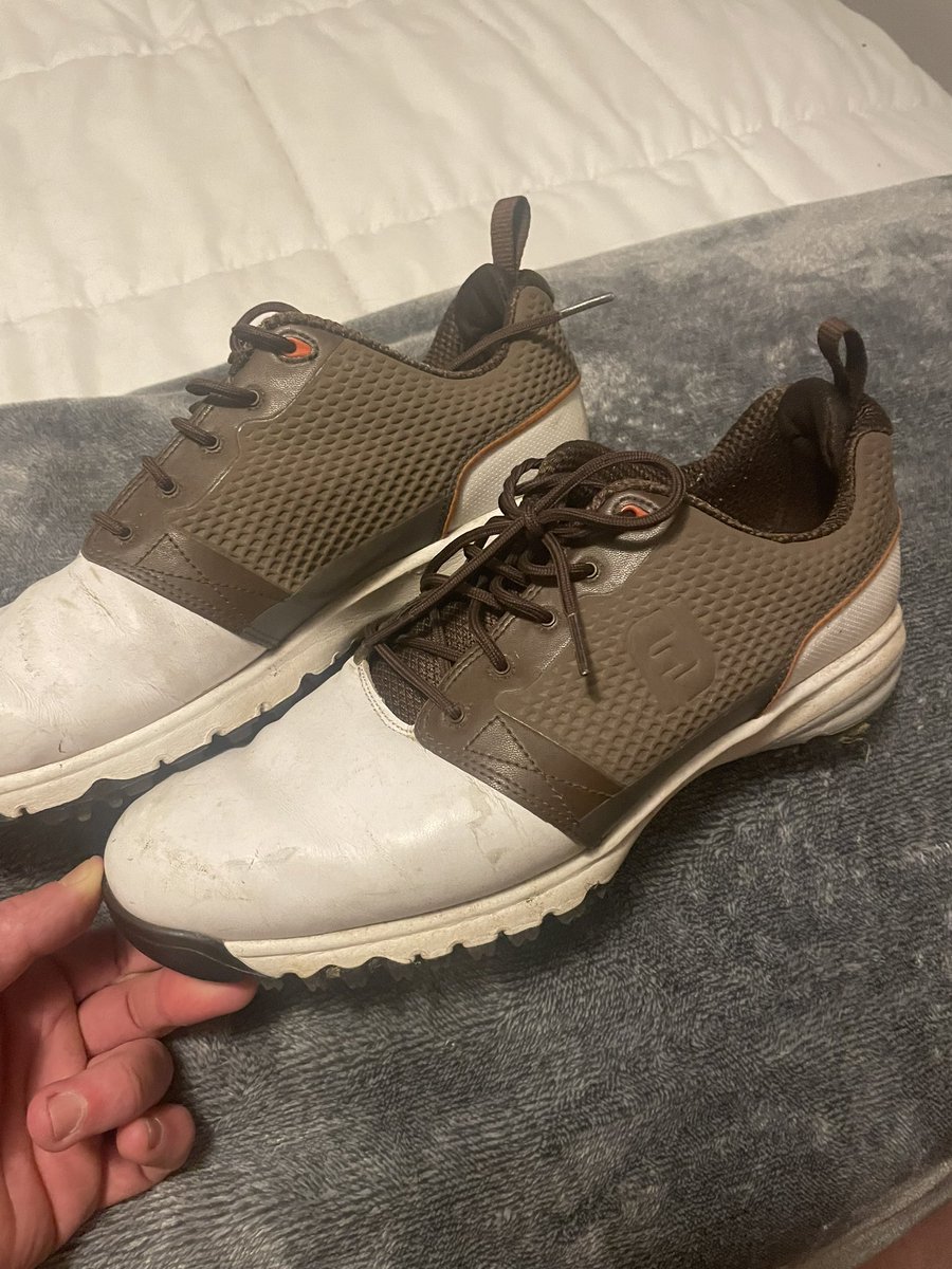 So I bought a pretty legit pair of @FootJoy golf shoes and the model that I got was massively on sale. They are comfortable and I call them my 
‘grandpa elites’ 
My friends like to give me grief. What does Twitter think of them ?