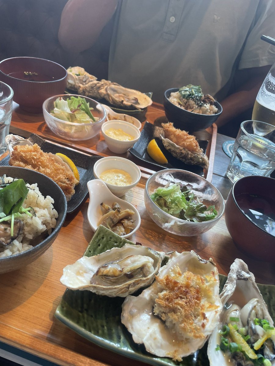 今日は撮影前に、来月お世話になるフォトグラファーさんとランチ🦪🦪🦪 牡蠣かきカキーーーーー😍