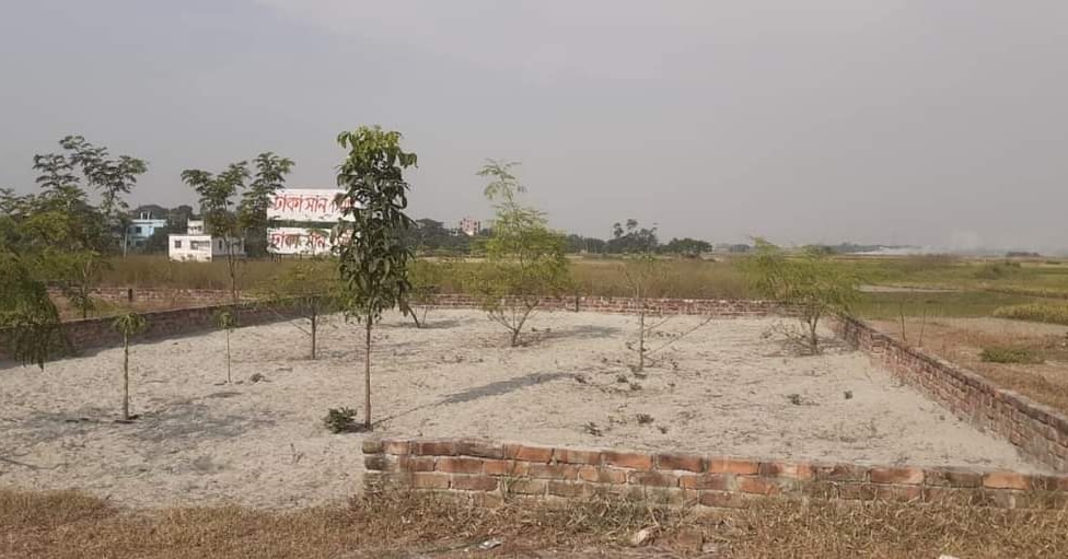 dhaka_suncity's tweet image. আপনারা যারা জমি কিনে এক্ষুনি বাড়ি করতে চাচ্ছেন তাদের জন্য &quot; ঢাকা সান সিটিতে&quot; রয়েছে ১০০% রেডি প্লট। 
প্রকল্পটিতে ২.৫/৩/৫ কাঠার প্লট পাবেন। 

 বিস্তারিত জানতে এবং ভিজিট করতে চাইলে যোগাযোগ করুন: 01407029780

#dhakasuntity #hasanhomesanddevelopersltd #Readyplot #Keranigonj