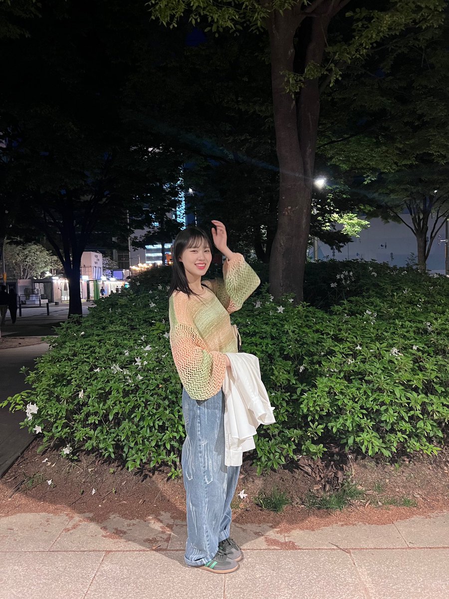 haerimfiles's tweet photo. weverse update! 🦊

“ how is today’s walk in seoul forest?! i recommend walking on a path. please recommend a dinner for me, ki-lings😋😜

#ELLY #엘리 #WEKIMEKI  #위키미키 https://t.co/wIeIRRsxpy
