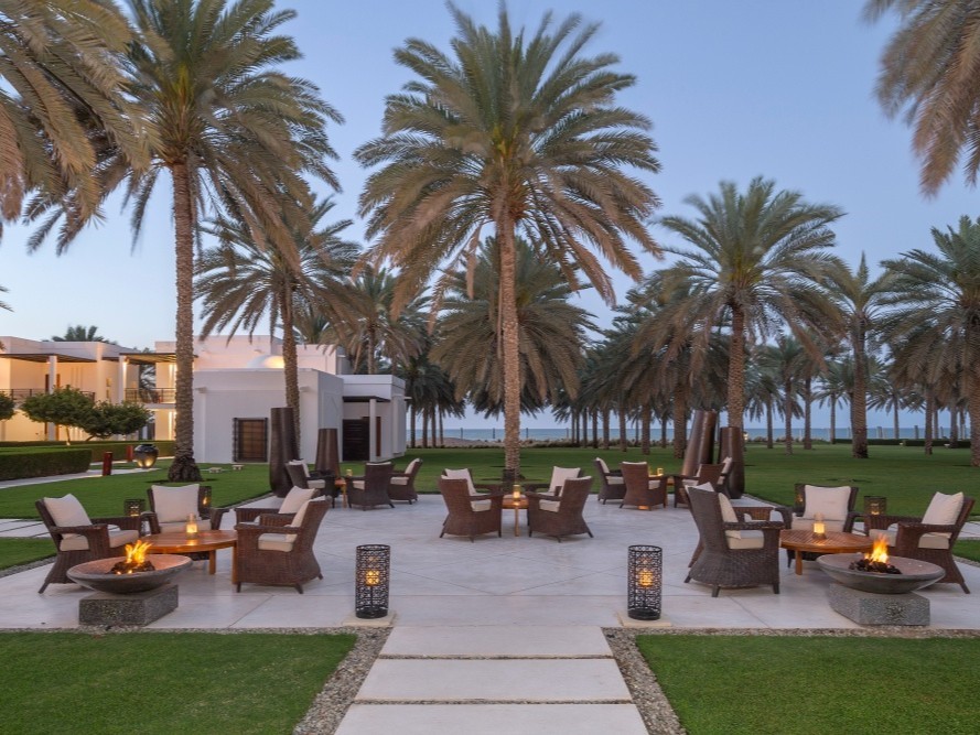 The @thechedimuscat rises amidst an elegantly landscaped twenty-one-acre garden oasis with 162 Omani-influenced guestrooms and villas The 5-star luxury beach resort in Muscat is Oman’s first contemporary beach hotel which opened its doors in 2003 #luxury #resort #almaamaritours