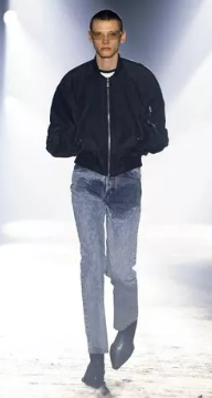 Designer jeans sell out despite £500 price tag and the interesting design around the crotch area. What?😳 #WTF #Forth1 <a href="/BoogsTweets/">Boogie 📻</a> <a href="/MartynEwart/">Marty 📻</a>