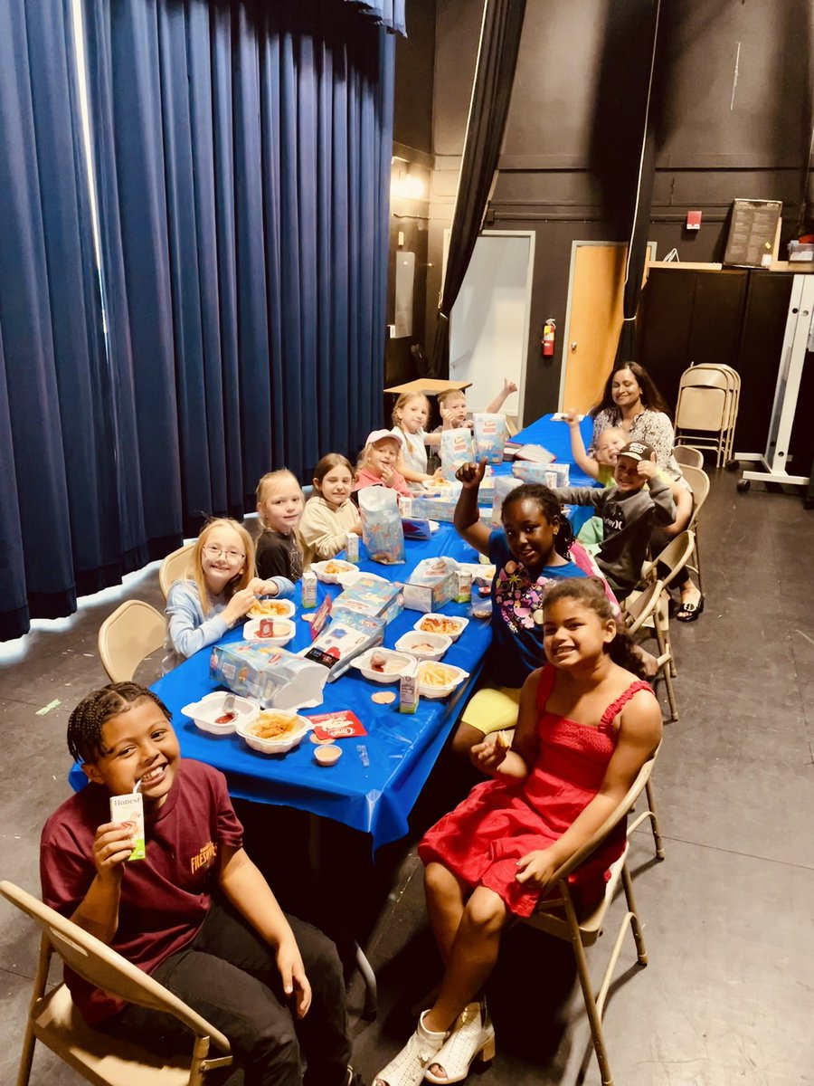 Today we hosted 50 students for 'lunch with the principal”! It was a fantastic opportunity for students to connect directly with school leadership in a relaxed setting. #ibelong #grizzlystrong #elevateourimpact