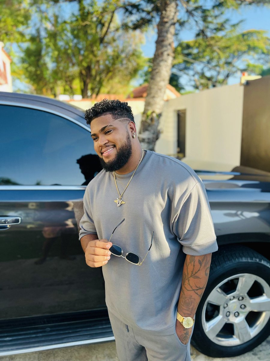Sígueme en twitch twitch.tv/chrislebronrd