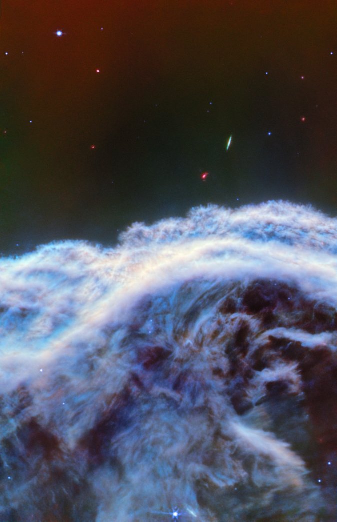 El telescopi Webb acaba d'enviar la imatge més detallada que s'ha fet mai de la 'cabellera' de la famosa nebulosa del Cap de Cavall.
La mirada en infraroig del telescopi mostra la llum emesa per granets de silicats i compostos orgànics.
Crèdit: NASA, ESA, CSA.