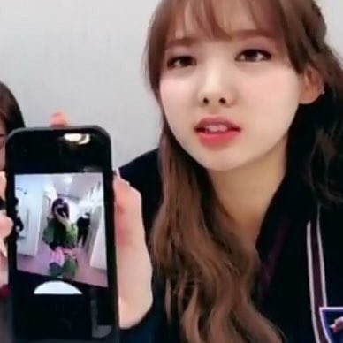 3JROSIE's tweet image. แล้วงานนี้แหละที่ไปเข้าห้องน้ำกับพี่นายอนแล้วแอบเอาโทรศัพท์พี่เค้ามาเซลฟี่หน้ากระจก แสบมาก5555555555