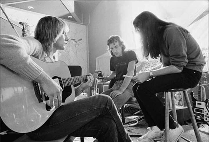 The boys during a songwriting session. Late 1970s working on 'Hemispheres' or 'Permanent Waves.' What song do you think they're writing?

#RUSH #GeddyLee #AlexLifeson #NeilPeart #Hemispheres #PermanentWaves