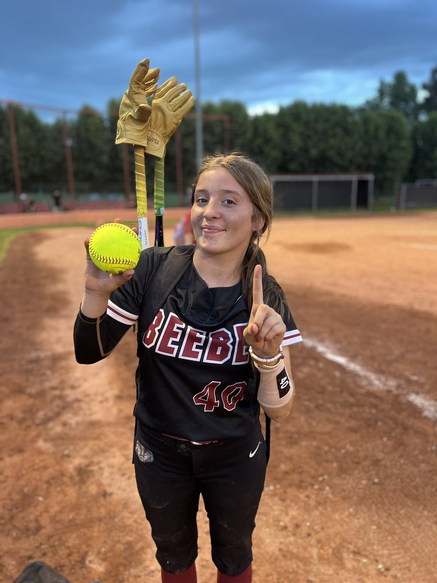 Frankie Caldwell (#40)  and Hailey (#8) both go YARD ‼️ ‼️ tonight!! Frankie with her first on the year! Hailey with her 2nd!! #bprd #beebeSB🥎 #shovel #team25