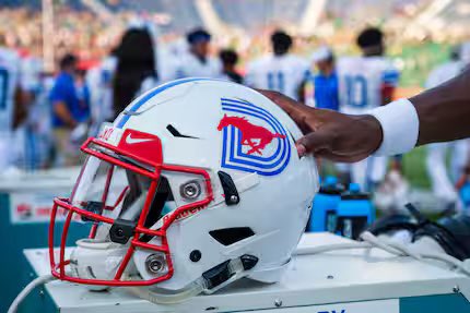 Blessed to receive an offer from @SMUFB!!! @CoachStuJohnson @modle1112 @LHSFball @GarinJustice @CoachFoster_ @CoachKyleCooper @rhettlashlee @ONEWAYINC1 @JalanSowell @Hunter_DeNote @dmartinglobal #AGTG