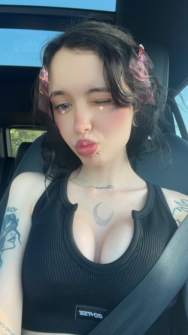 What did you notice first in this pic? https://t.co/PWjRhaeOau<a href="/tag/roleplay"class="tags"><span>#roleplay</span></a><a href="/tag/tradwife"class="tags"><span>#tradwife</span></a>