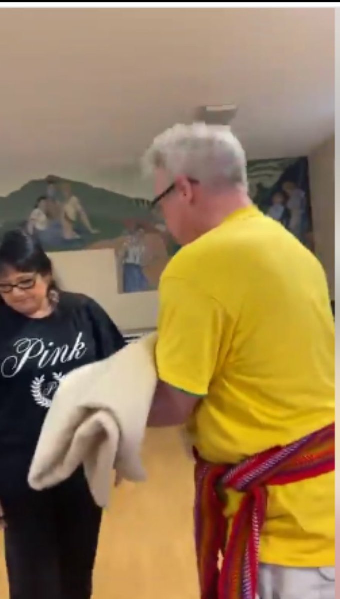 Hay! That's me gifting @MichifMcKay our #LittleShell brother a vintage #HudsonBay #Pendleton blanket at the tribal members, descendants and ally Gathering in #GreatFalls #MT

The honor was all mine; getting to know Carl!