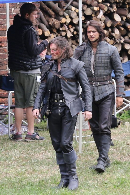 #MusketeersEurope Two #WoundedWarriors in a #BehindTheScenes photo of #TheMusketeers season 3 episode 6 ⚜️❤️ #Athos and #DArtagnan 😍🔥 #TomBurke #LukePasqualino #TomForTuesday