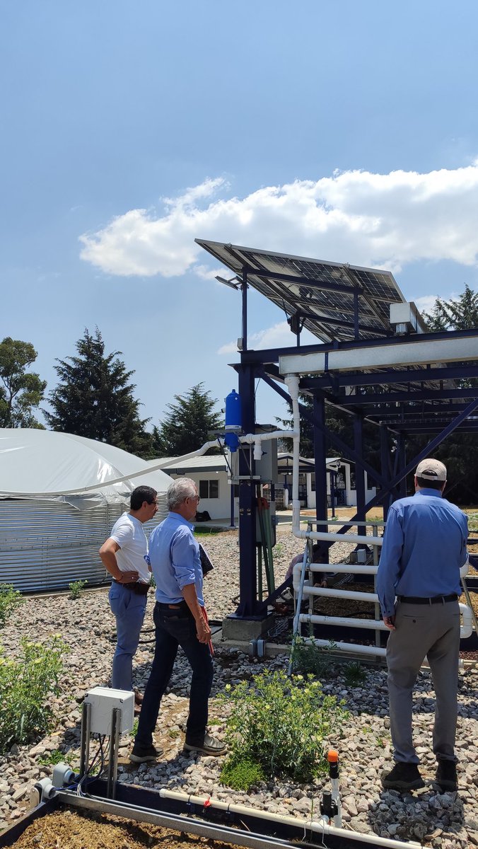 #CNRSinternational 🌎| @CNRSWashington visited the Sustainable & Educational Agrovoltaic Plot (Parcela Agrovoltaica Sostenible y Educacional) of the @FMVZUNAM at @UNAM_MX.
An impressive self-sufficient facility using state-of-the-art technology, with promising initial results! 🌱