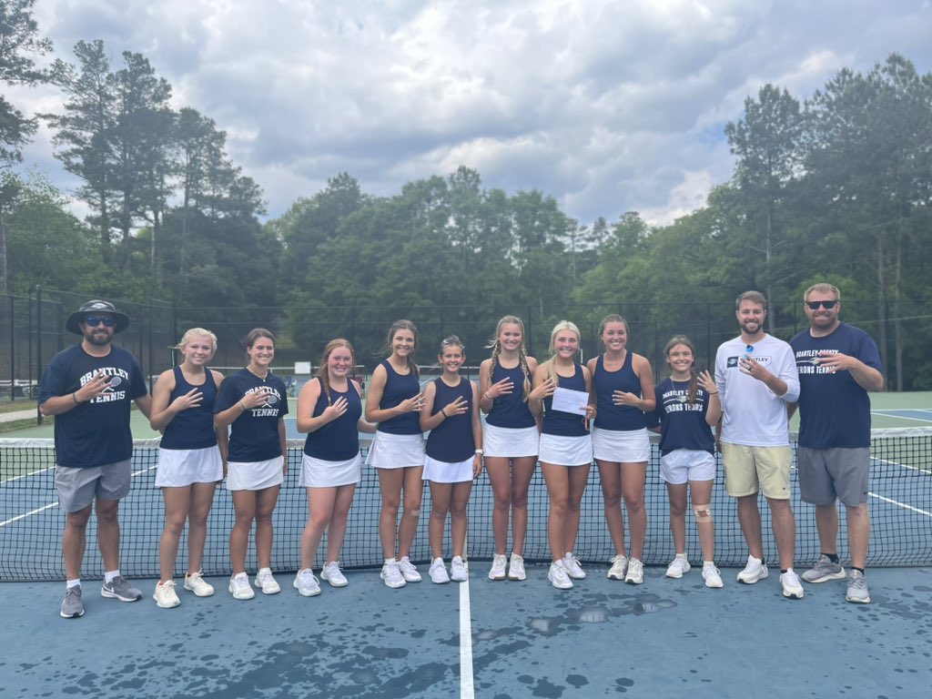 reidteatsorth's tweet photo. BOTH guys and girls teams in the final four! Great day to be a HERON!
#GoHerons | #CashTheCheck https://t.co/KMDPJAe92G