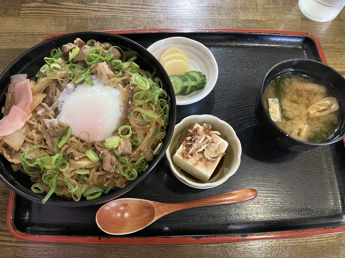 おはようございます！

今日は #須坂市 の名物 #みそすき丼 をご紹介！
味噌を使ったすき焼きでご飯がとても進みます🤤

GW合間の3日間頑張っていきましょう😁
#MJS
#ミロク情報サービス
#企業公式つぶやき部 
#企業公式相互フォロー