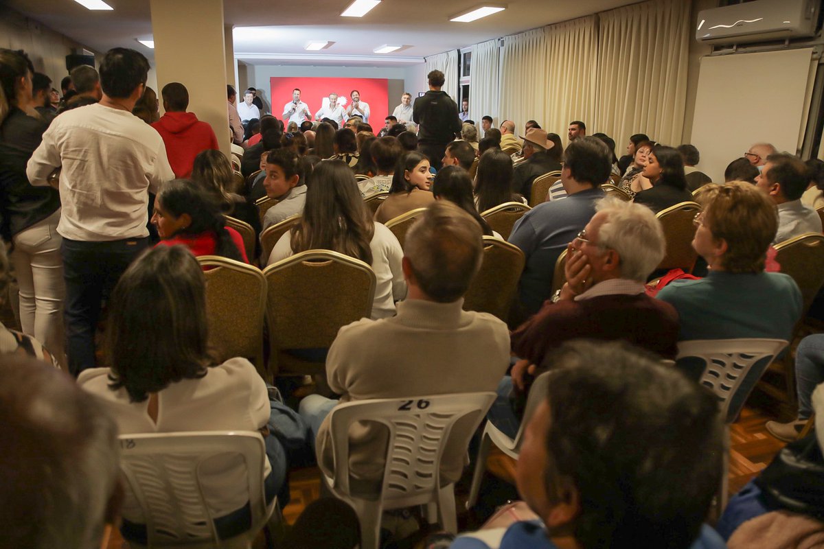 Gran acto en Salto junto a @pablopasper, @MalaquinaM y la gente de las 24 listas que apoyan nuestras precandidaturas. 💪🏻 Convencidos que juntos vamos a generar un IMPACTO positivo en la vida de la gente de Salto y de todo el Uruguay. ¡Vamos en serio, vamos a ganar! ↗️…