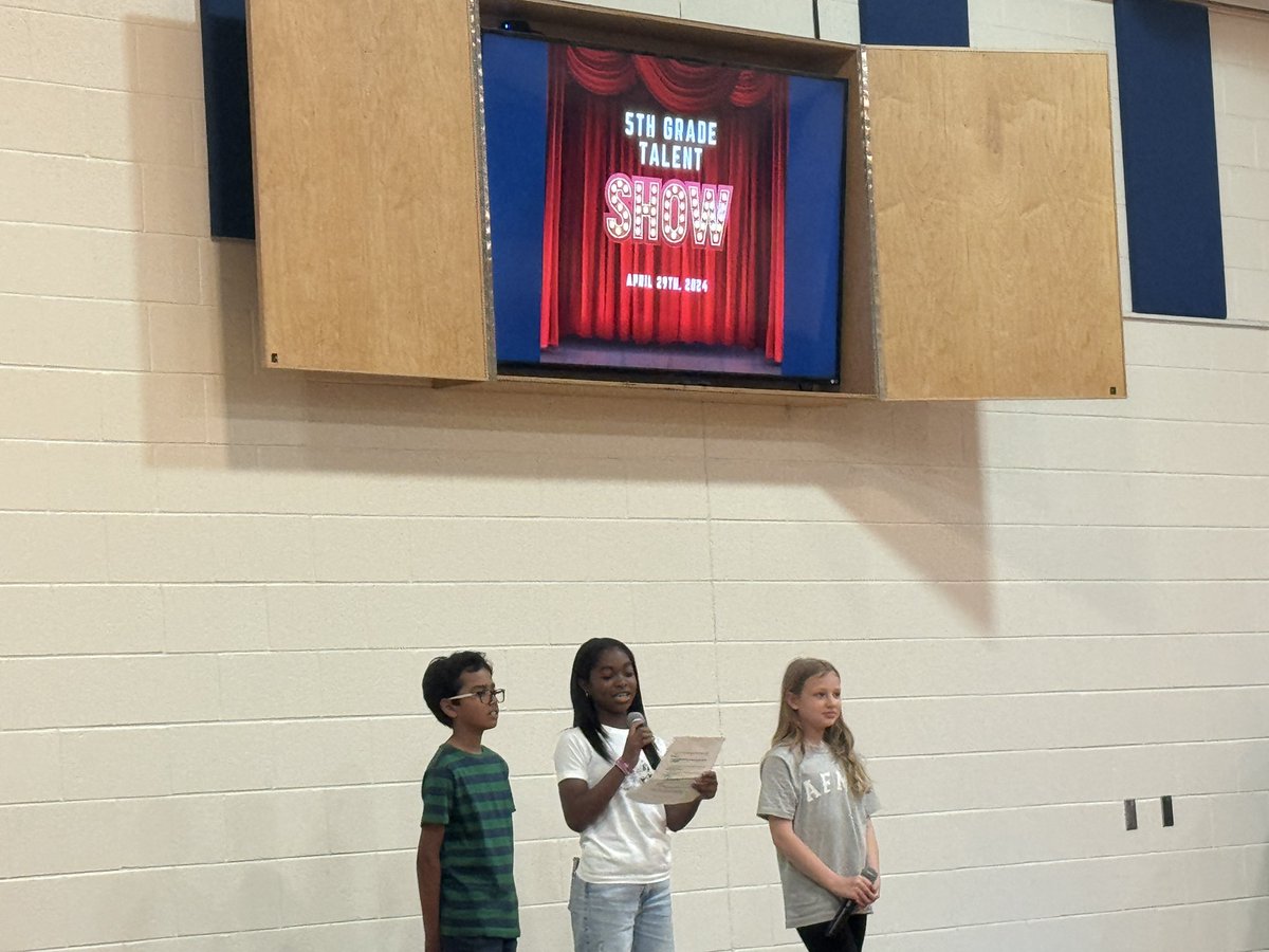 Patriots Elementary did a wonderful showcasing the gifts, talents, & genius of their students!! There was Cheering, dancing, singing, sign language & so much more!! 
The students truly shined!! 
Thank you @Patriots_Elem @CabCoSchools 
#Proudmom #PatriotsElementary #findyourvoice