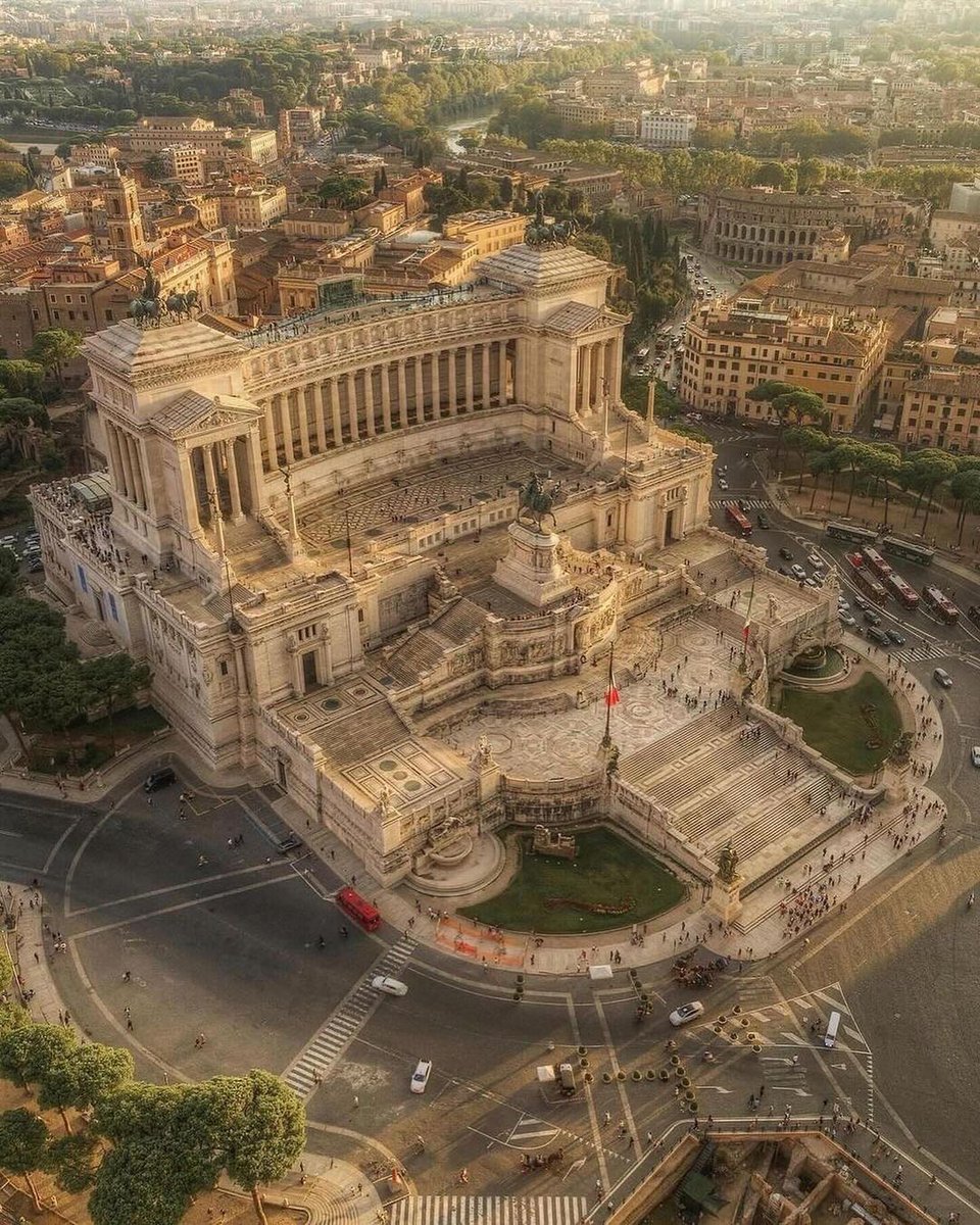 Rome, Italy 🇮🇹

The Altare della Patria was built in the late 19th and early 20th centuries to honor Italy's first king, Victor Emmanuel II, and commemorate the country's unification.