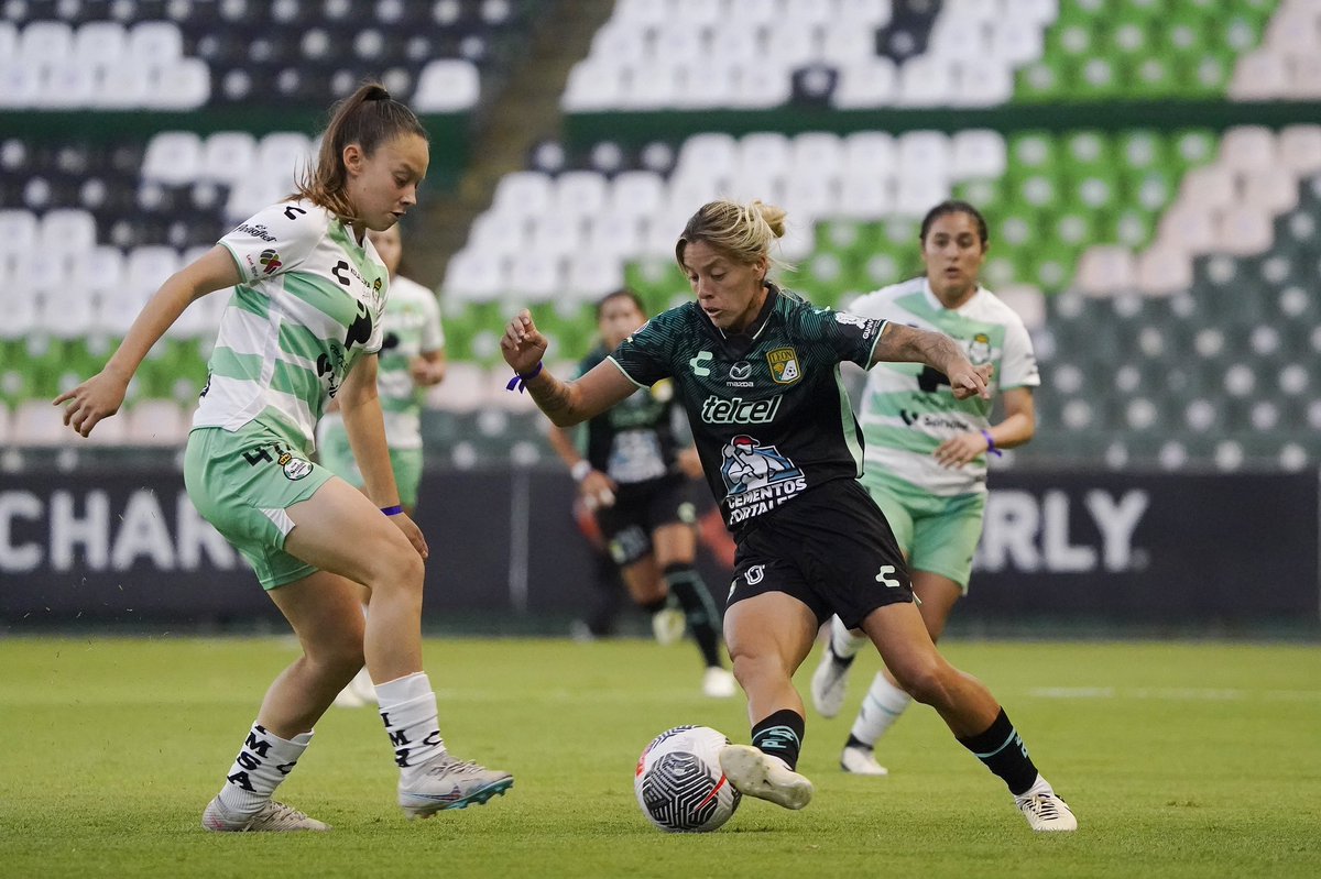 #J16 | @LigaBBVAFemenil 20’ Luchando con todo desde el inicio. Queremos el triunfo en casa. 🦁🆚😇 #RugeConEllas 💚