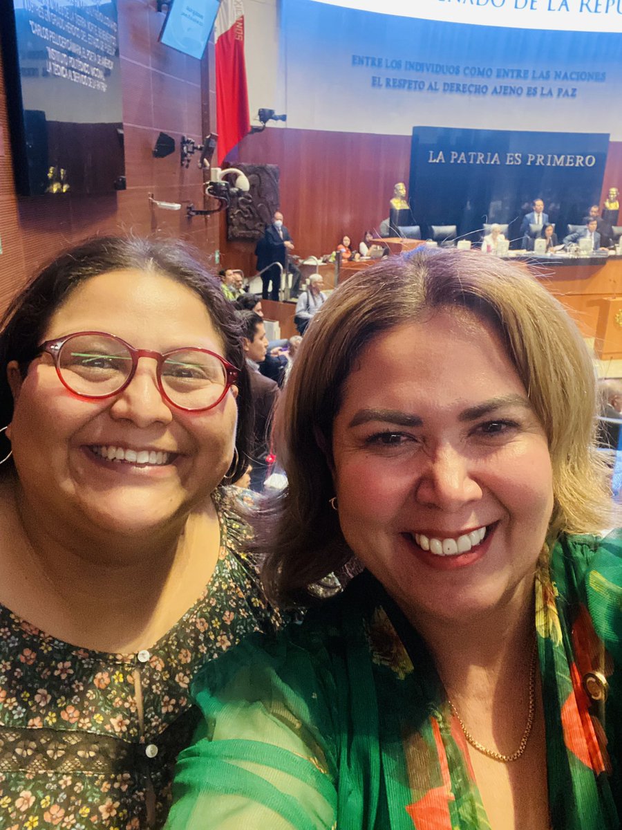carmenleon76's tweet photo. Muchas felicidades mi querida @CitlaHM  💝🥳🥳  gracias siempre por tu apoyo y amistad!! 🤗😘 https://t.co/f7bdHpmrti