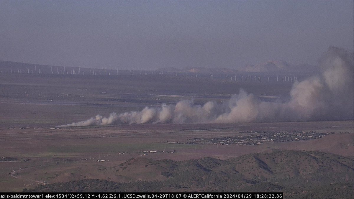 New Brush Fire Neenach, LA County, 10 acres. Aircraft Assisting. LACoFD Copter 14, HT55. LAFD Copter 4. #BravoFire