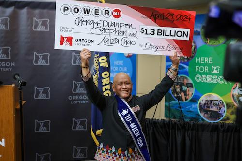 The winner of the Oregon Powerball $1.3B Jackpot is a Laotian immigrant battling cancer