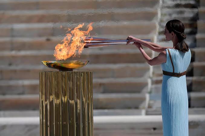 Faltan 8️⃣8️⃣ días #Paris2024 🇫🇷🔥

La 🔥antorcha olímpica es uno de los símbolos principales de los JJOO, simboliza el fuego que Prometeo robó a los dioses en la mitología griega para entregárselo a los humanos, teniendo como significado la luz del conocimiento para los humanos