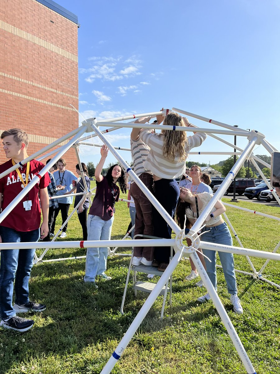WVHS STEM ACADEMY tweet media