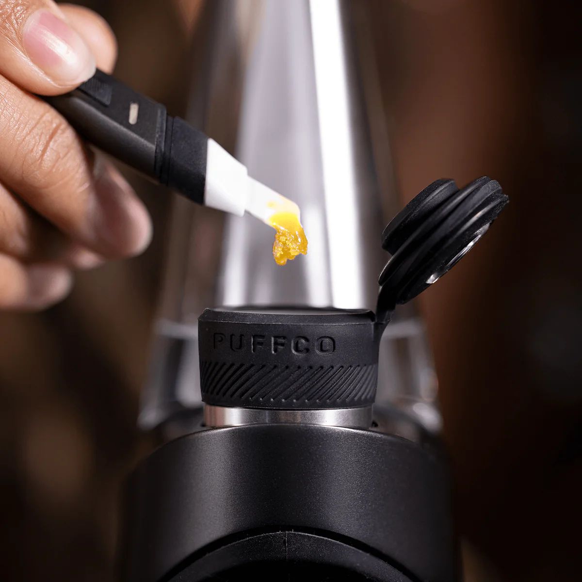 thenewheadshop's tweet image. The Puffco New Hot Knife Electronic Heated Loading Tool offers a convenient and efficient way to load your concentrates onto your vaporizer.  @puffco 
headshop.com/collections/pu… 

#Puffco #HotKnife #Electronic #LoadingTool #Concentrates #Vaporizer #Innovation #Vaping #Convenience