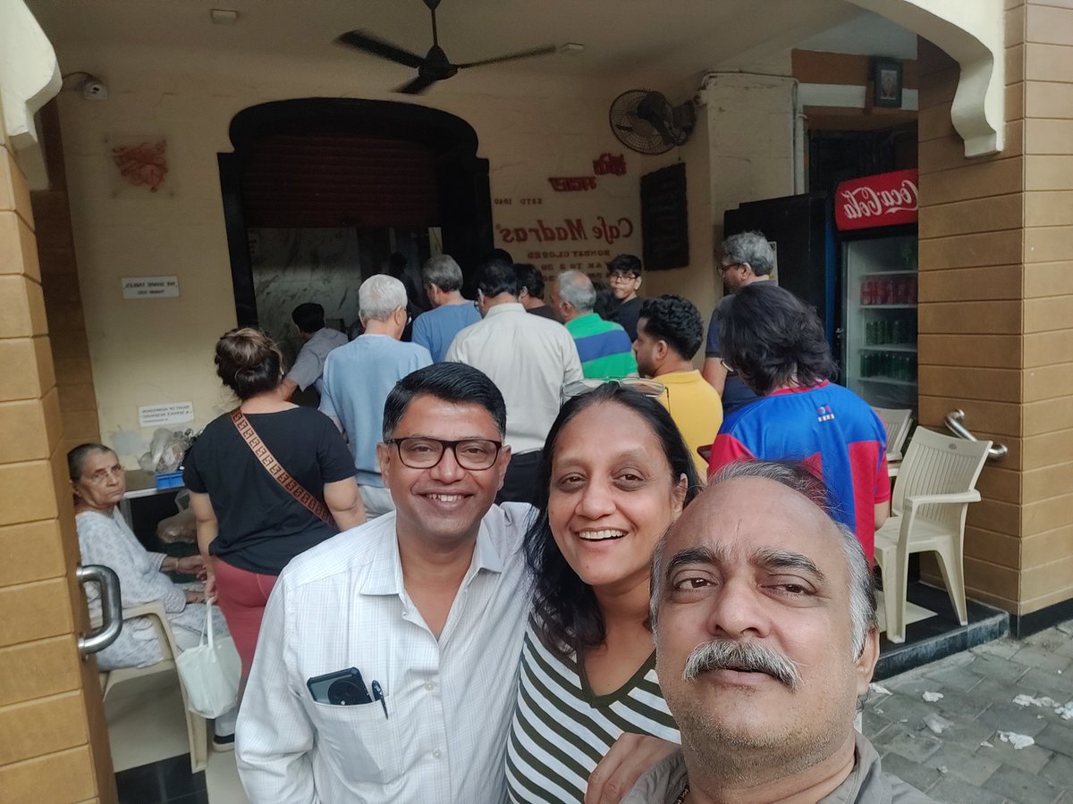 Waiting crowds at Madras Cafe at 7 am