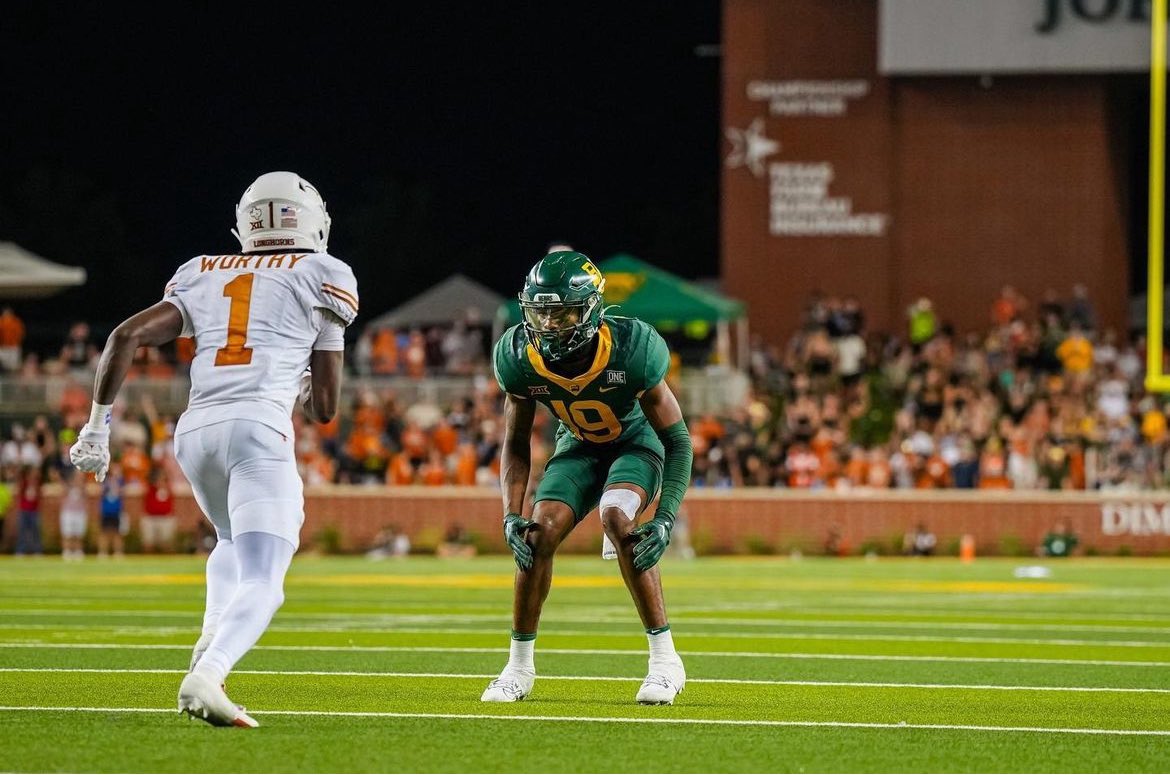 Jay1endadon's tweet photo. I am beyond bless to say i just received my 2nd offer from baylor 🐻 @GedKates @ryanmydbscoach @BUFootball  ( work hard it pays off and god is good.) https://t.co/lnVF5ohn7a