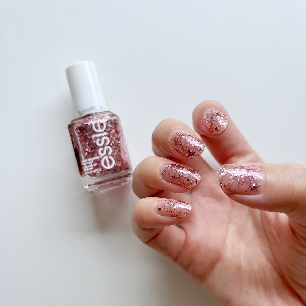 polishpond's tweet photo. a cut above / essie 954

ザクザクピンクラメとほんのりピンクのポリッシュ

#セルフネイル https://t.co/sOgWi6NgeX