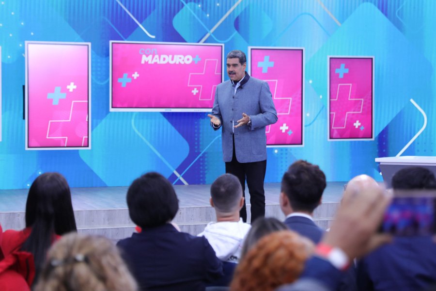 #EnVivo || Pdte. @NicolasMaduro: Nosotros tenemos paz porque la hemos conquistado.

Pero el plan de Norteamérica para nuestro continente es la violencia. Este es su modelo.

Nuestra fuerza de vida es la paz.
@GPintoVzla
#SucreEsCulturaYProgreso
#VenezuelaPaísDeEsfuerzoPropio