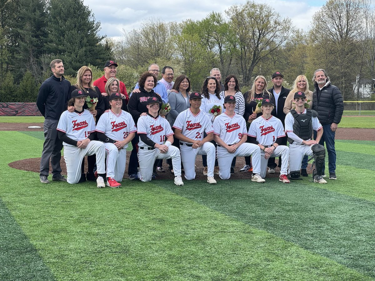 Congratulations to the senior Fox Chapel Area Baseball Team members who were recognized last week. You make us #FCProud @FCFoxesBaseball!