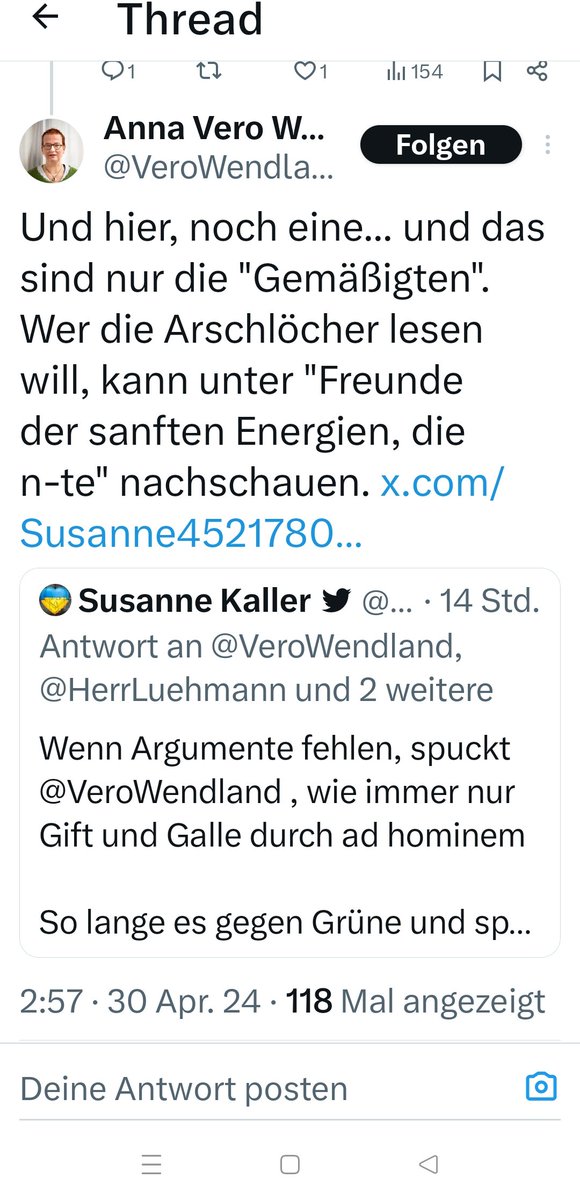 Na dann Sie nennen uns 'Arschlöcher', beschweren sich aber, weil man Sie kritisiert Meine sachliche Antwort blenden Sie feige aus und ich kann Ihnen nicht mehr antworten. Deshalb dieser Weg Wir Beide werden sehen, was Justitia von Ihrem 'die Arschlöcher' hält